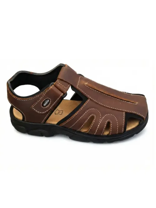 Sandalia masculina de cuero marrón con diseño abierto y suela antideslizante, ideal para uso diario y actividades al aire libre.